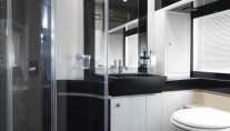 Motor Yacht Stinray M -  Bathroom 3